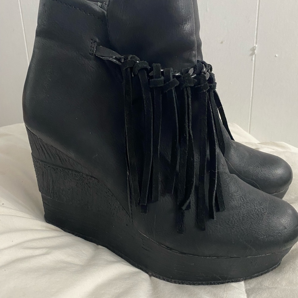Size 8 wedge